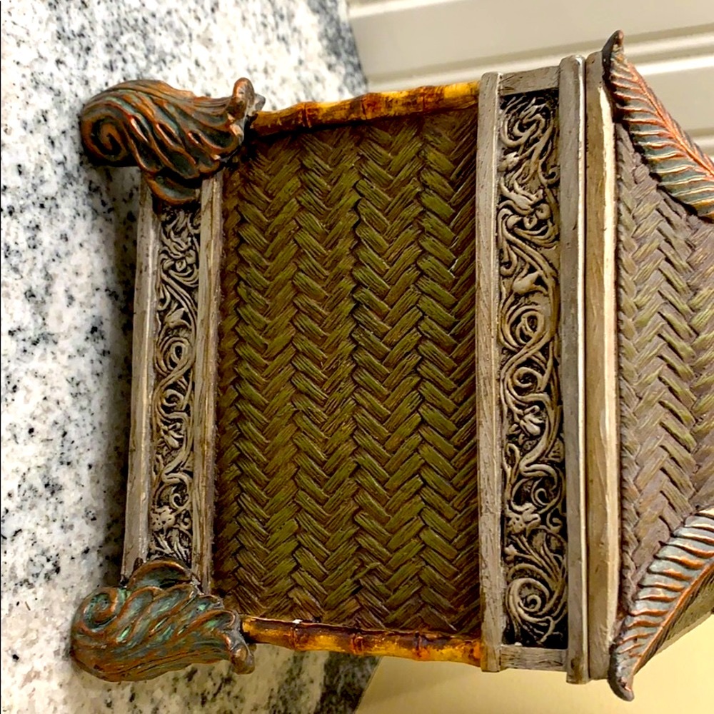 Exquisite Ceramic Decorative Box🧚🏽‍♀️ - Picture 2 of 7